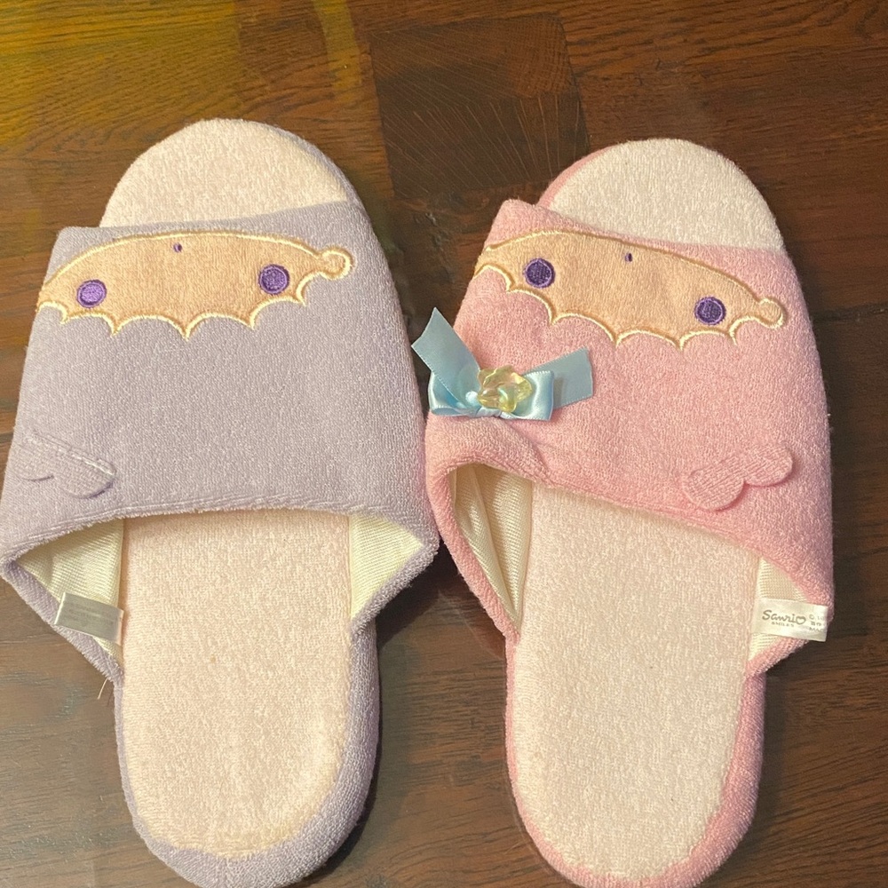 Brand new vintage Sanrio Pink and Purple Little Twin star Slippers